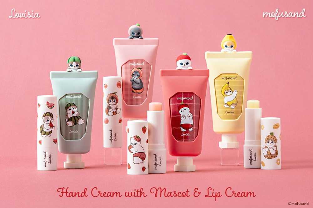 mofusand“フルーツにゃん”が超キュート！ 立体マスコット付きハンド